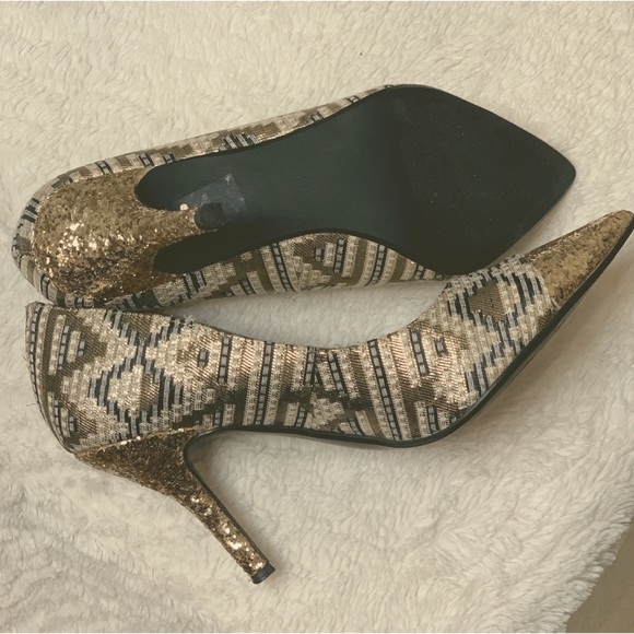 J. Renee Ryella Pumps (Black & Gold Glitter) - Picture 6 of 7